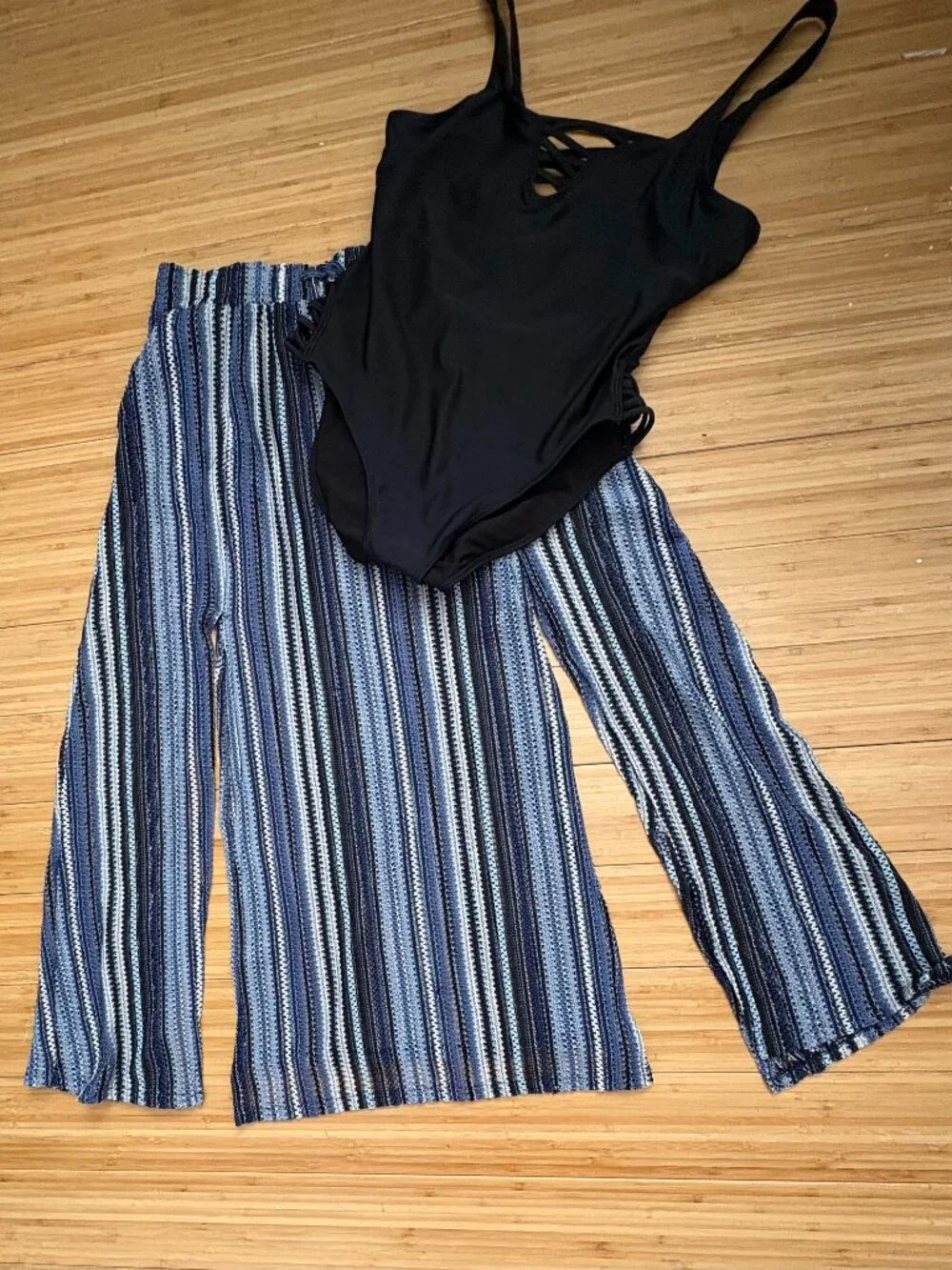 C&C California Blue Open Knit Swim CoverUp Skirt L Sheer Drawstring Beach Resort - Picture 2 of 13